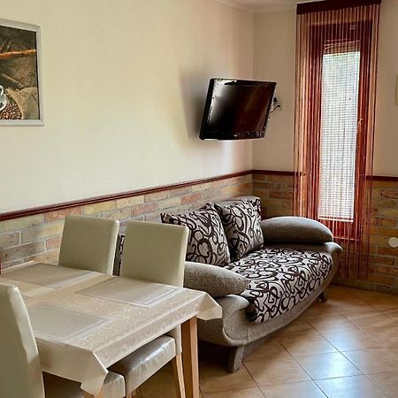 Gyula Vár Panoráma Apartman Exterior foto