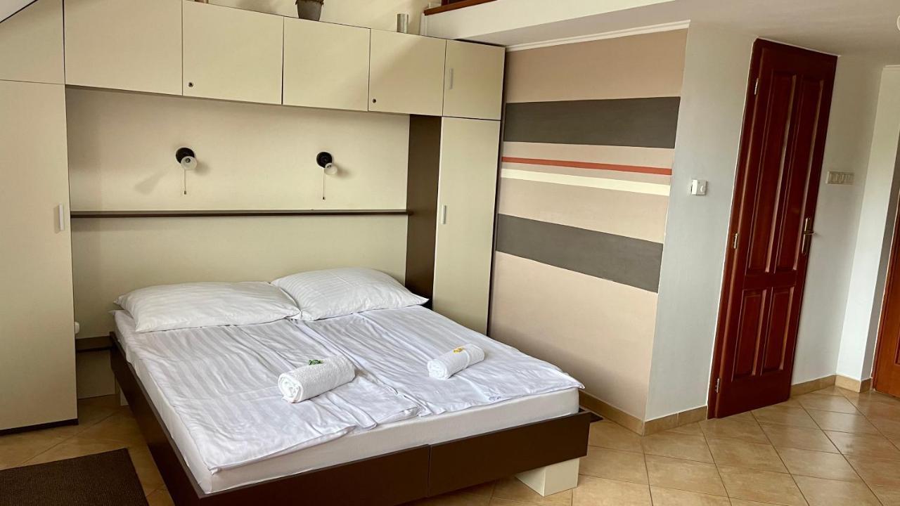 Gyula Vár Panoráma Apartman Exterior foto